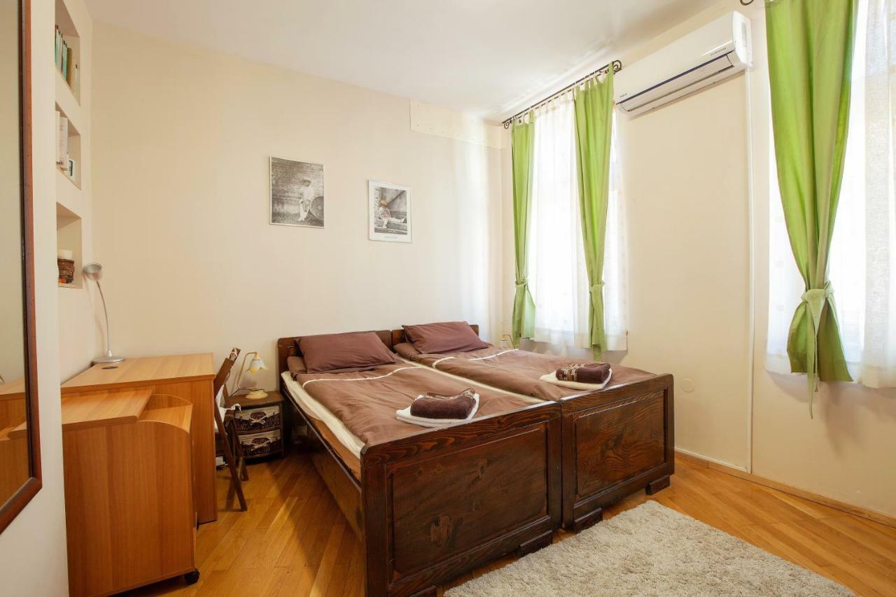 Time Traveling Apartment Sofia City Экстерьер фото