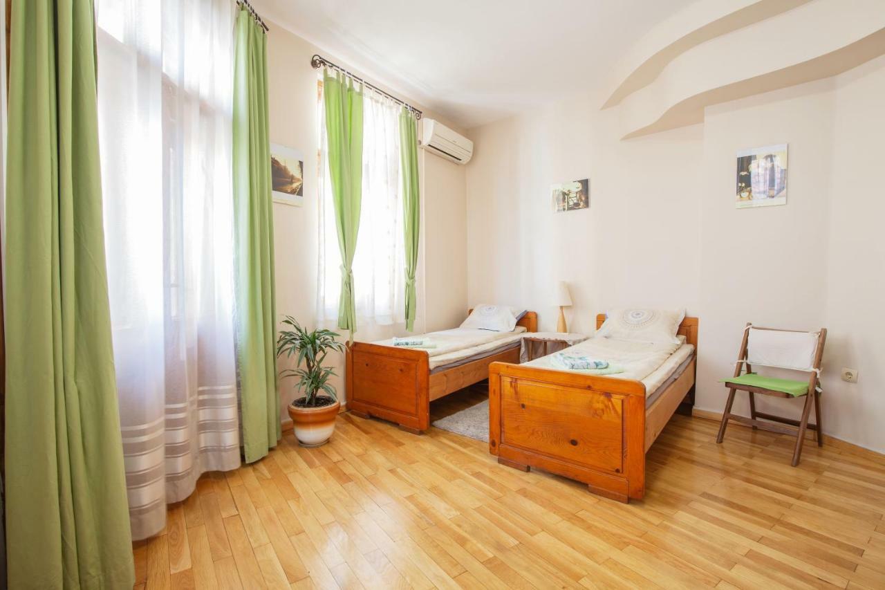 Time Traveling Apartment Sofia City Экстерьер фото